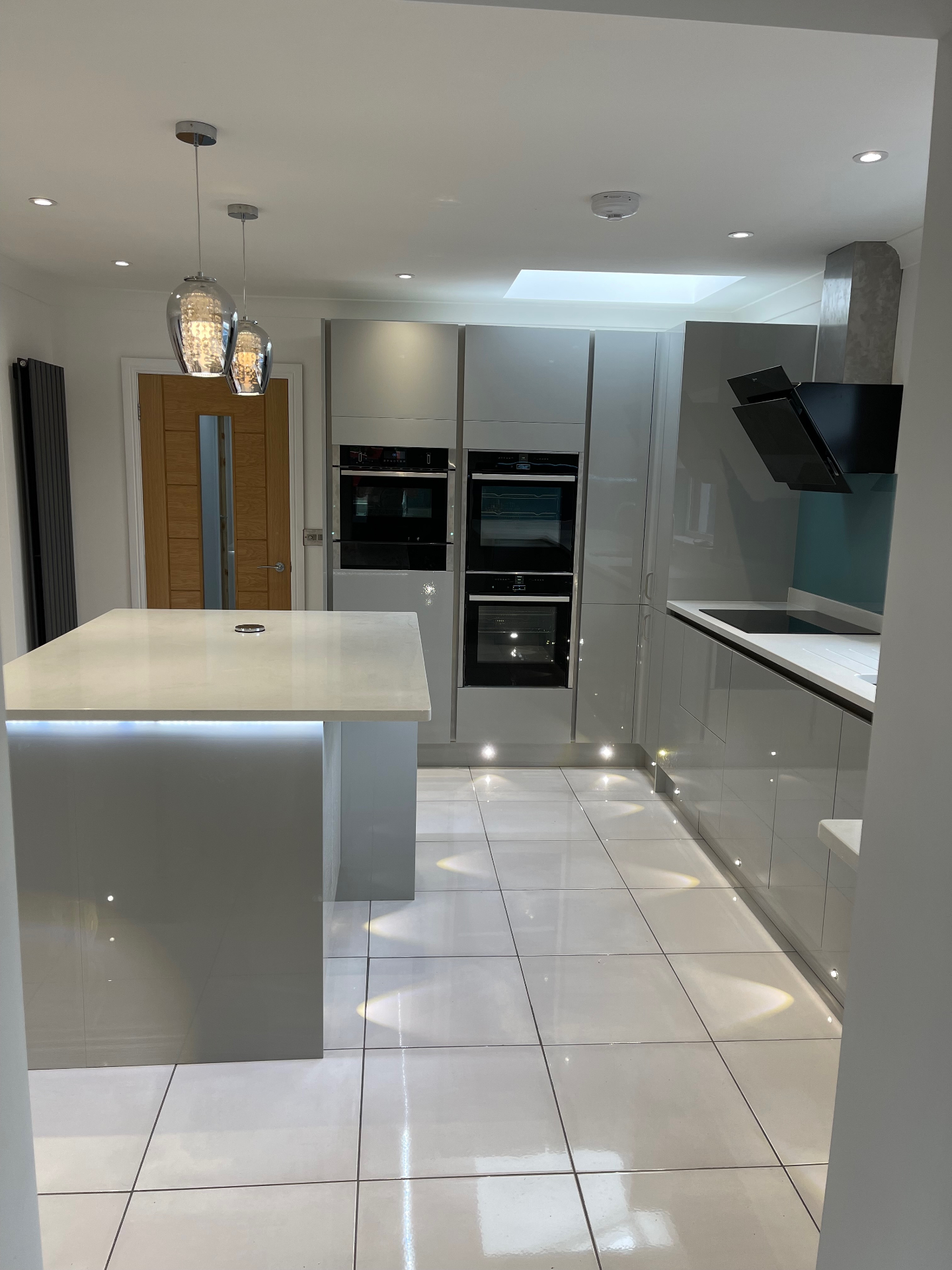 Modern Gloss Kitchen Rewire